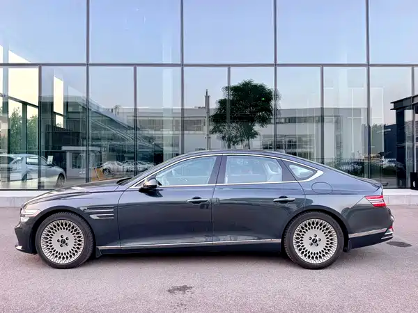 Genesis G80 2025