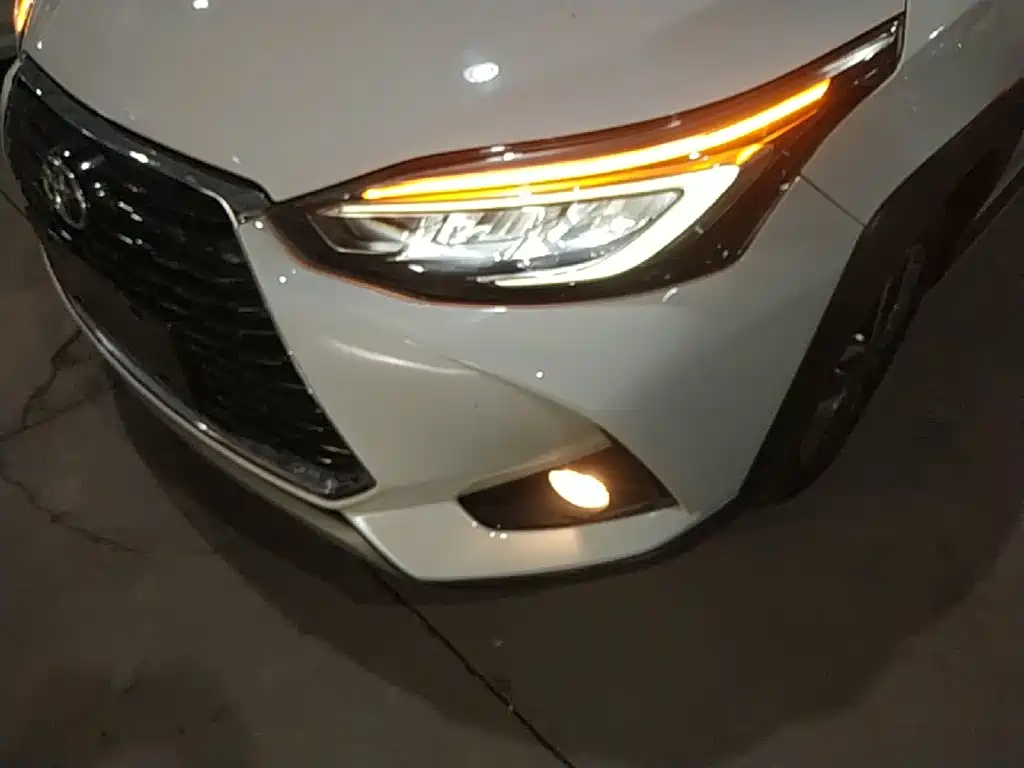Toyota Yaris L 2021 — фото 24