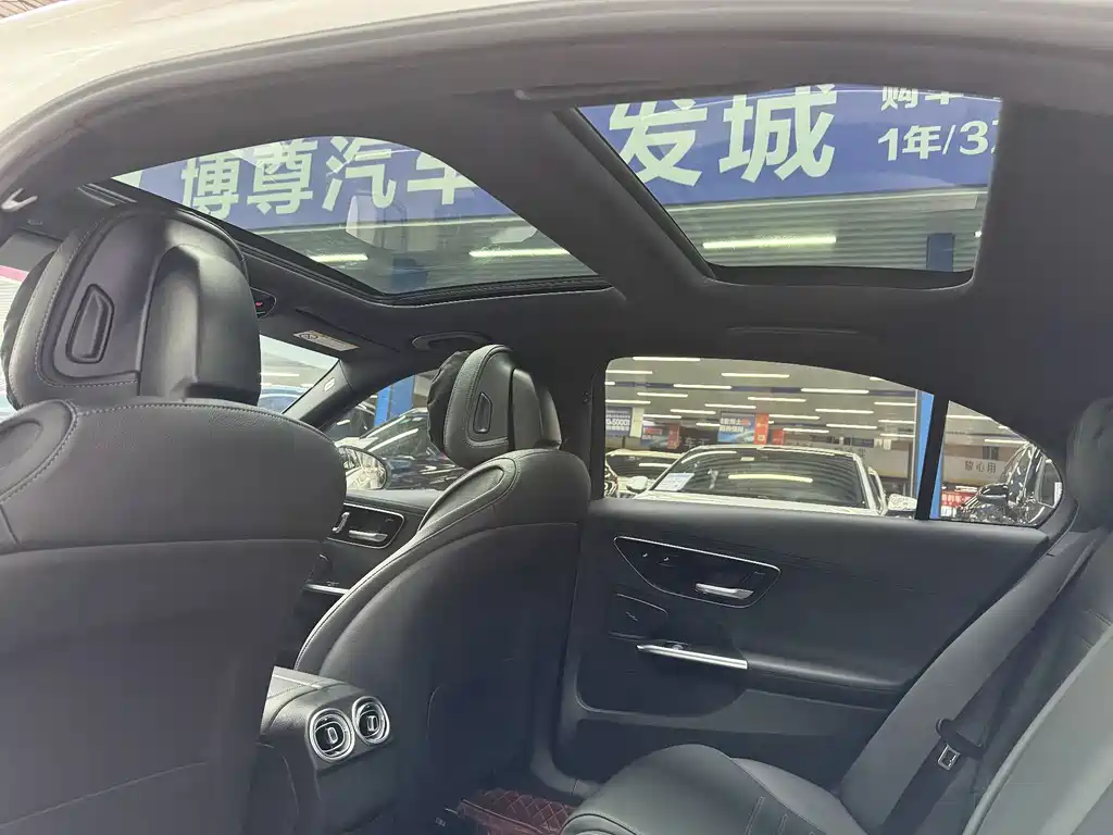 Mercedes-Benz C-Class 2023 — фото 15