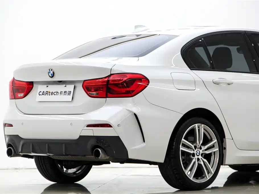 BMW 1 Series 2019 — фото 8