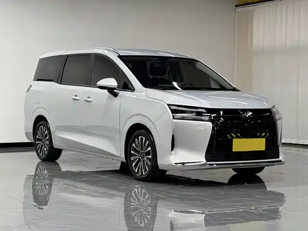 Wuling Starlight 730 New Energy 2025