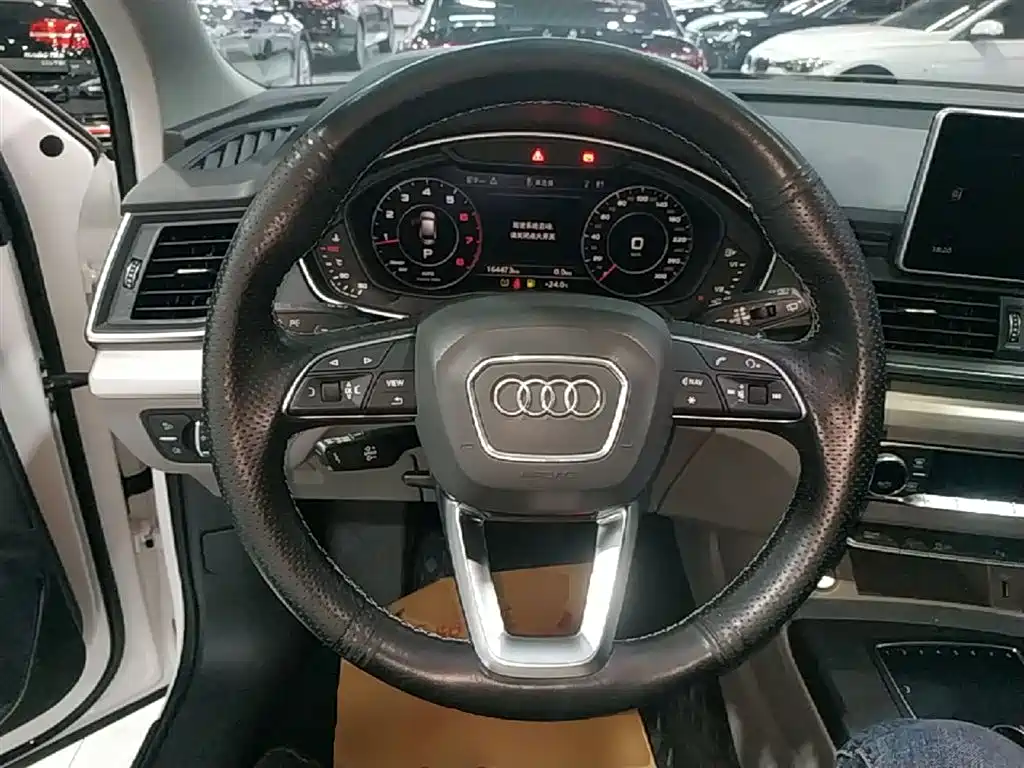 Audi Q5L 2019 — фото 11