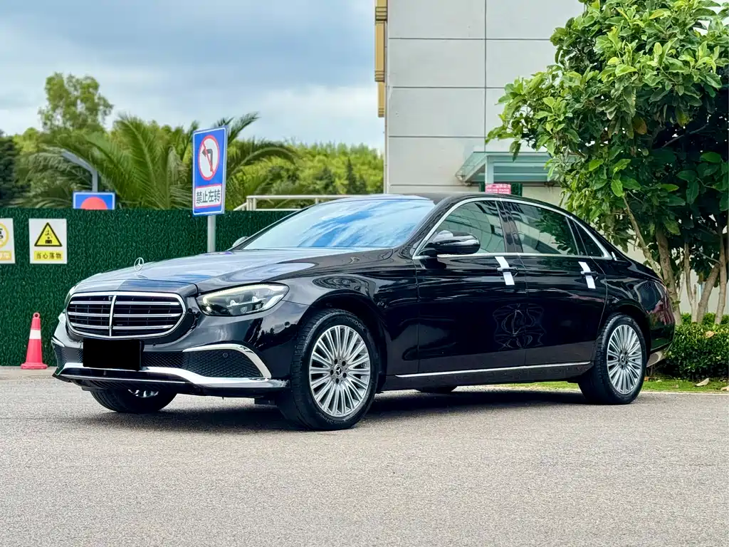 Mercedes-Benz E-Class 2022