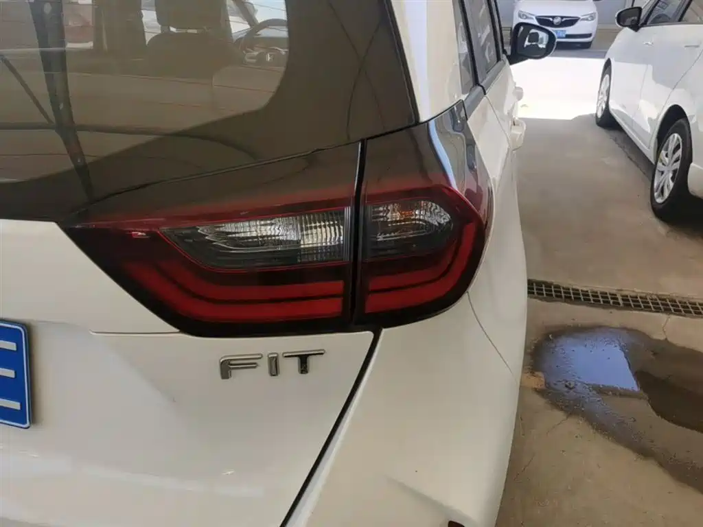 Honda Fit 2023 — фото 8