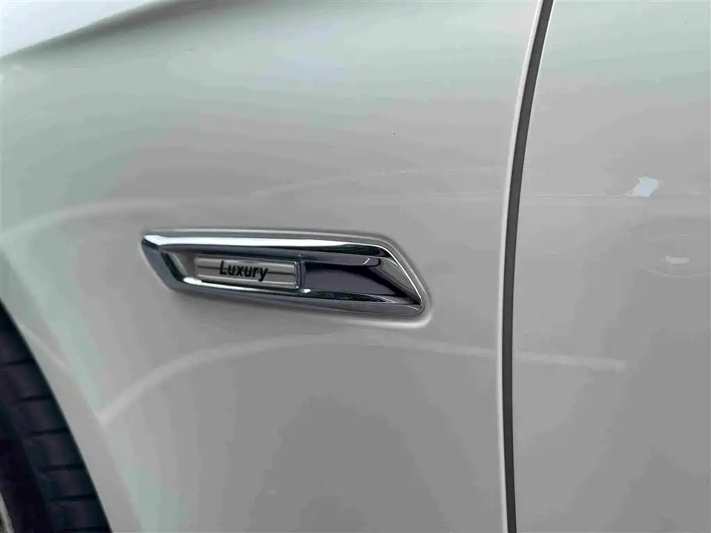 BMW 5 Series New Energy 2016 — фото 25