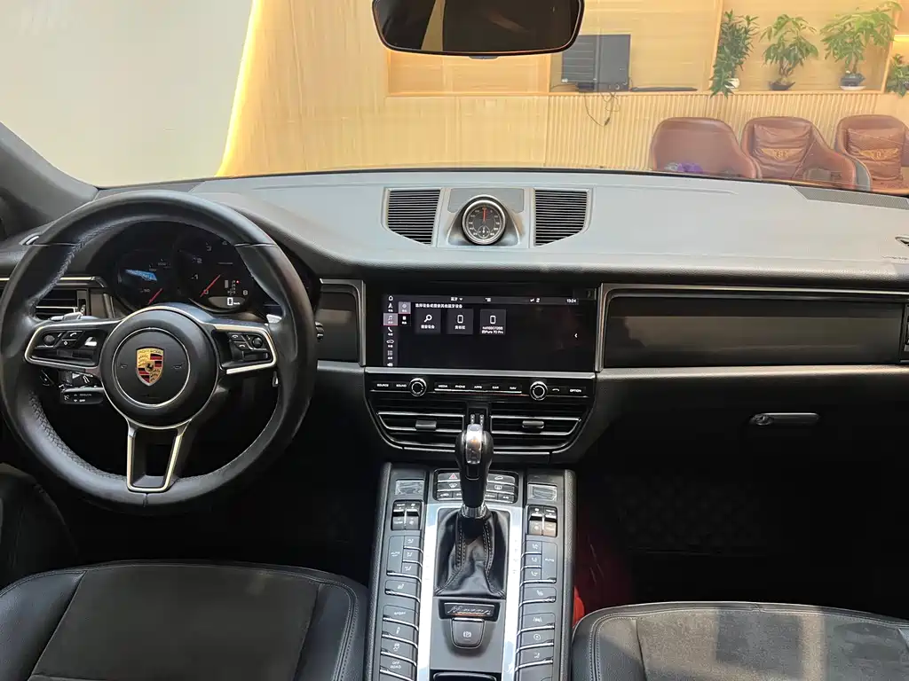 Porsche Macan 2019 — фото 22
