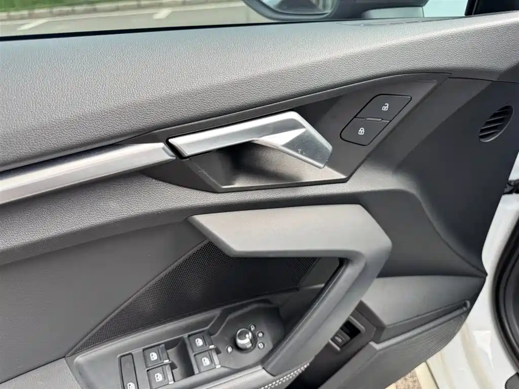 Audi A3 2023 — фото 14