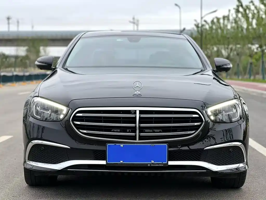 Mercedes-Benz E-Class 2023 — фото 2