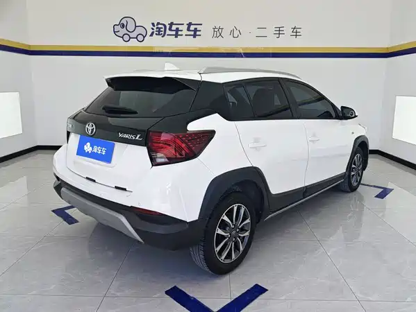 Toyota Yaris L 2022