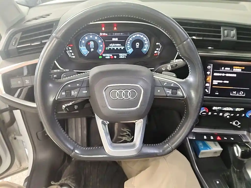 Audi Q3 2021 — фото 11