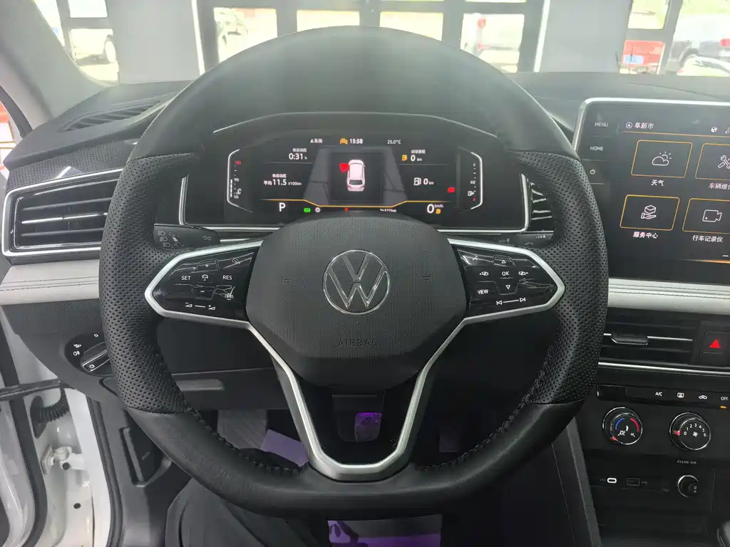 Volkswagen Tiguan L 2023 — фото 19