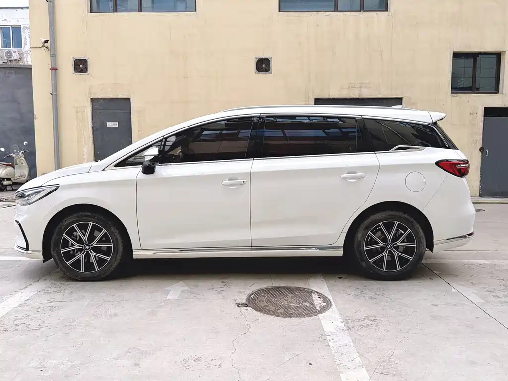 BYD Song MAX New Energy 2022 — фото 15