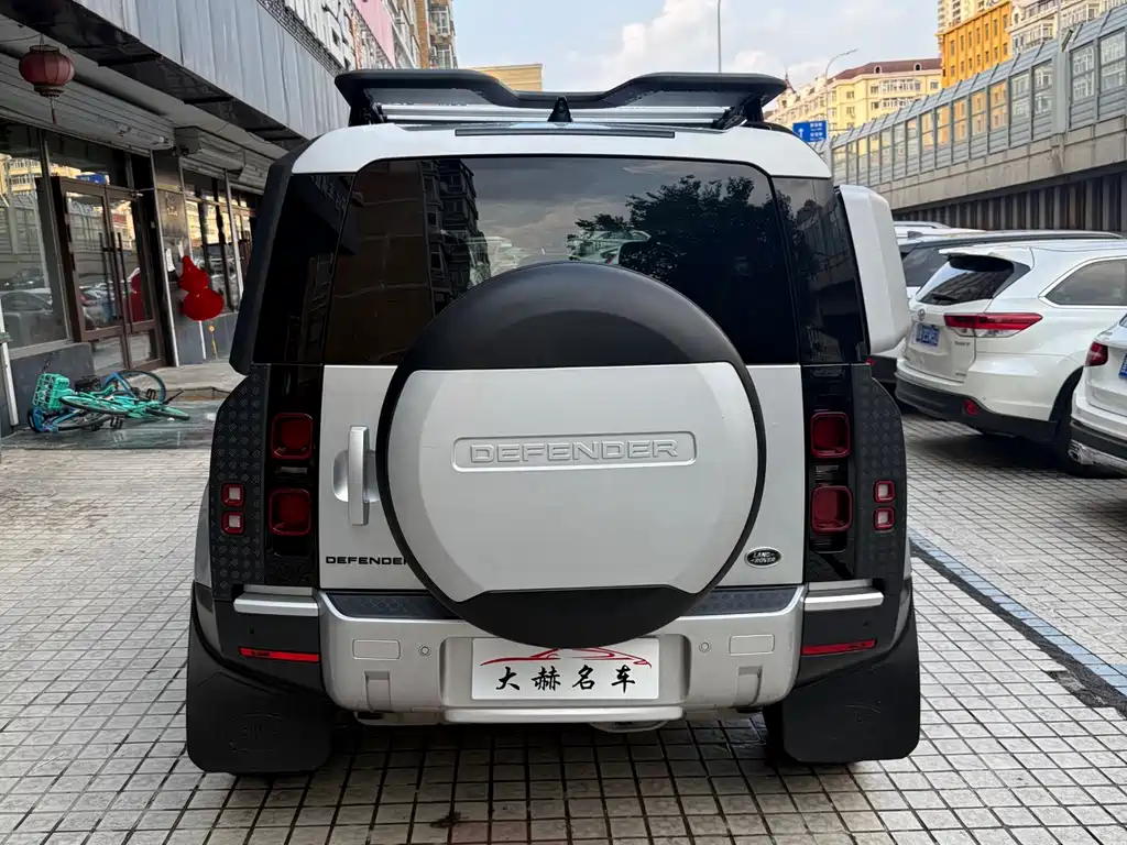 Land Rover Defender 2020