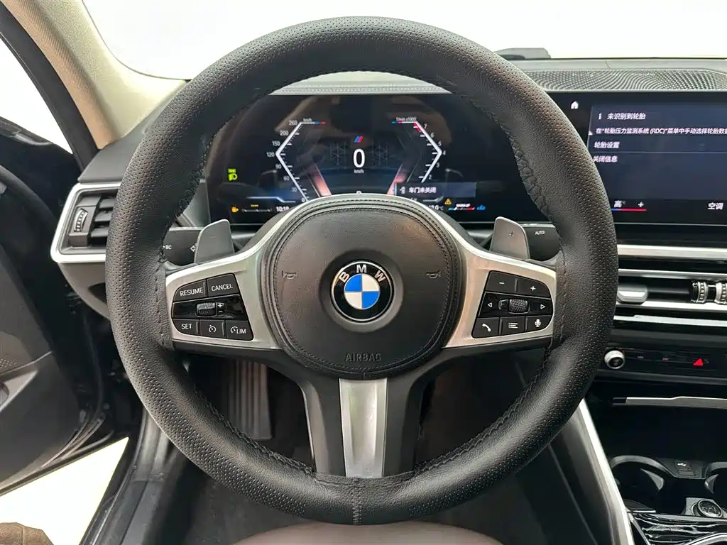 BMW 3 Series 2023 — фото 11