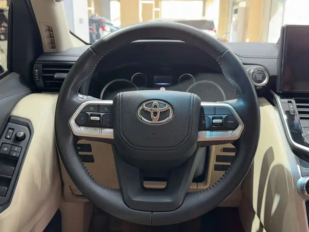 Toyota Land Cruiser 2024 — фото 17