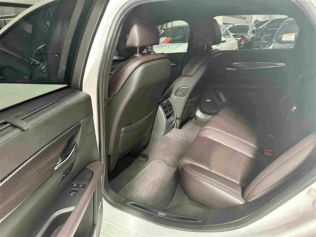 Cadillac CT6 2023 — фото 11