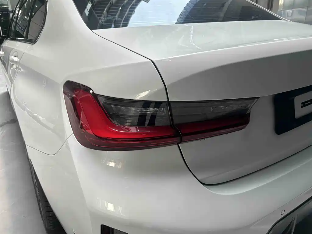 BMW 3 Series 2024 — фото 13