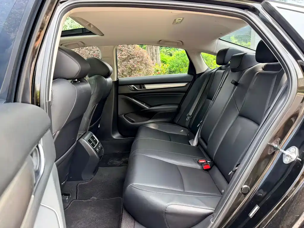 Honda Accord 2023 — фото 13