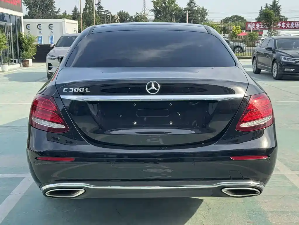 Mercedes-Benz E-Class 2020 — фото 20