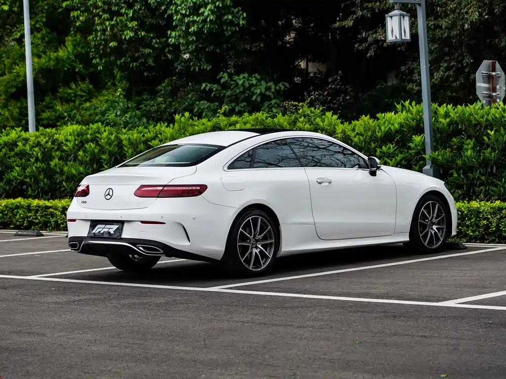 Mercedes-Benz E-Class 2023 — фото 10