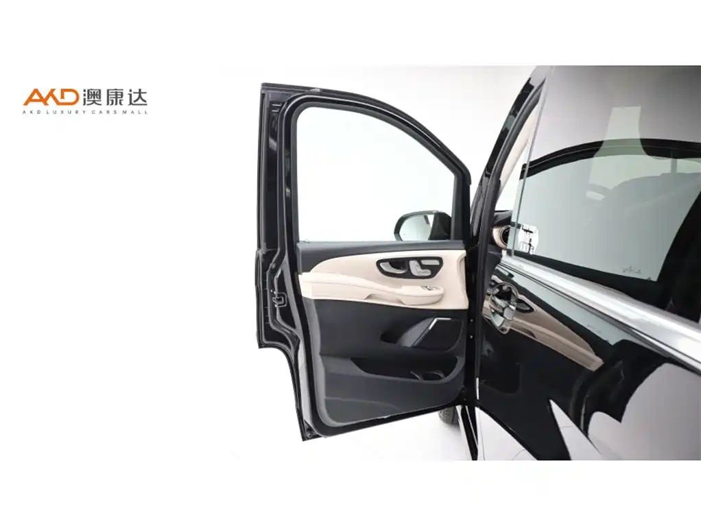 Mercedes-Benz V-Class 2020 — фото 11