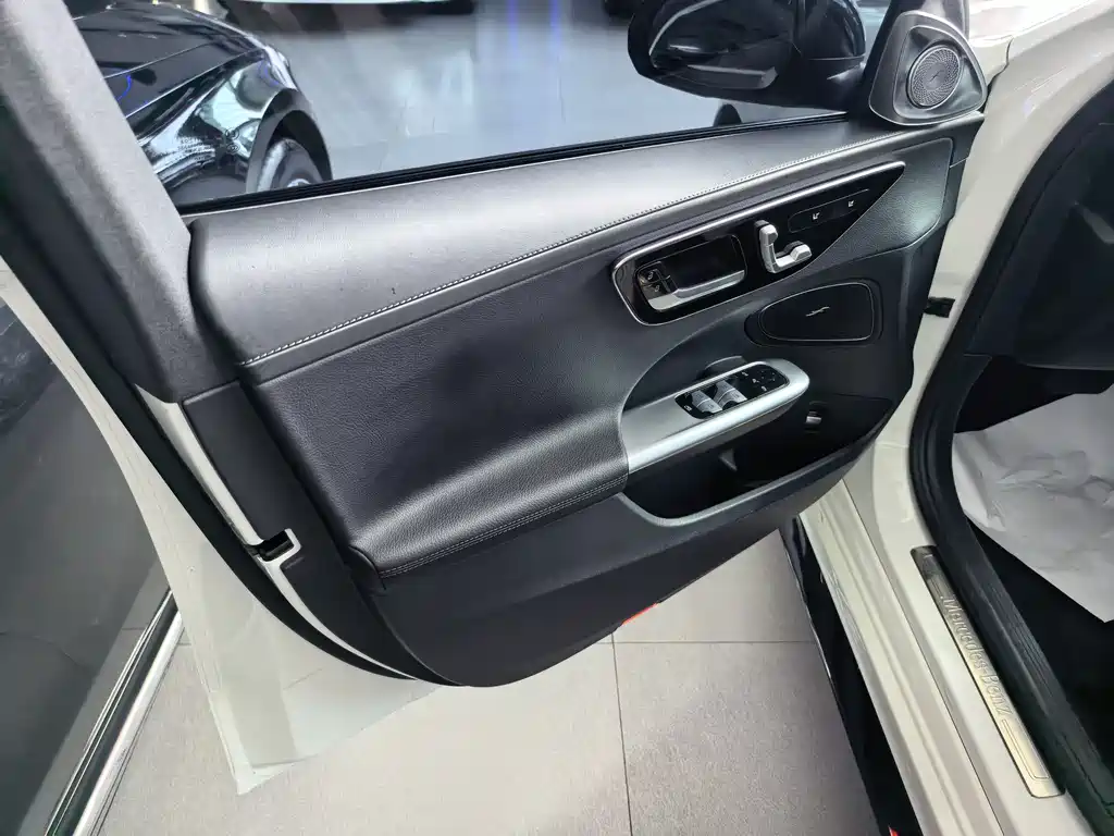 Mercedes-Benz C-Class 2022 — фото 6