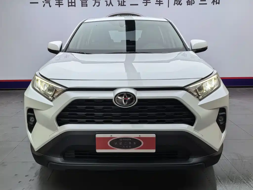 Toyota RAV4 2025 — фото 2
