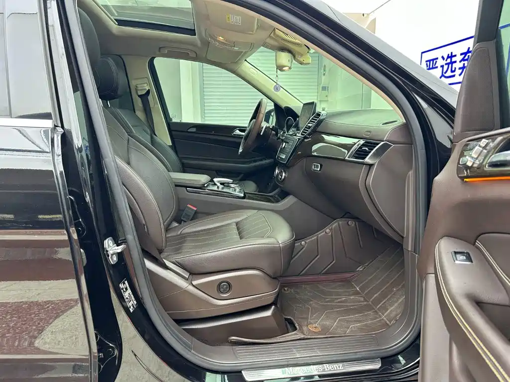 Mercedes-Benz GLS 2018 — фото 30