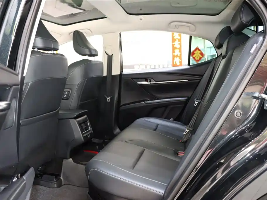 Toyota Camry 2024 — фото 11