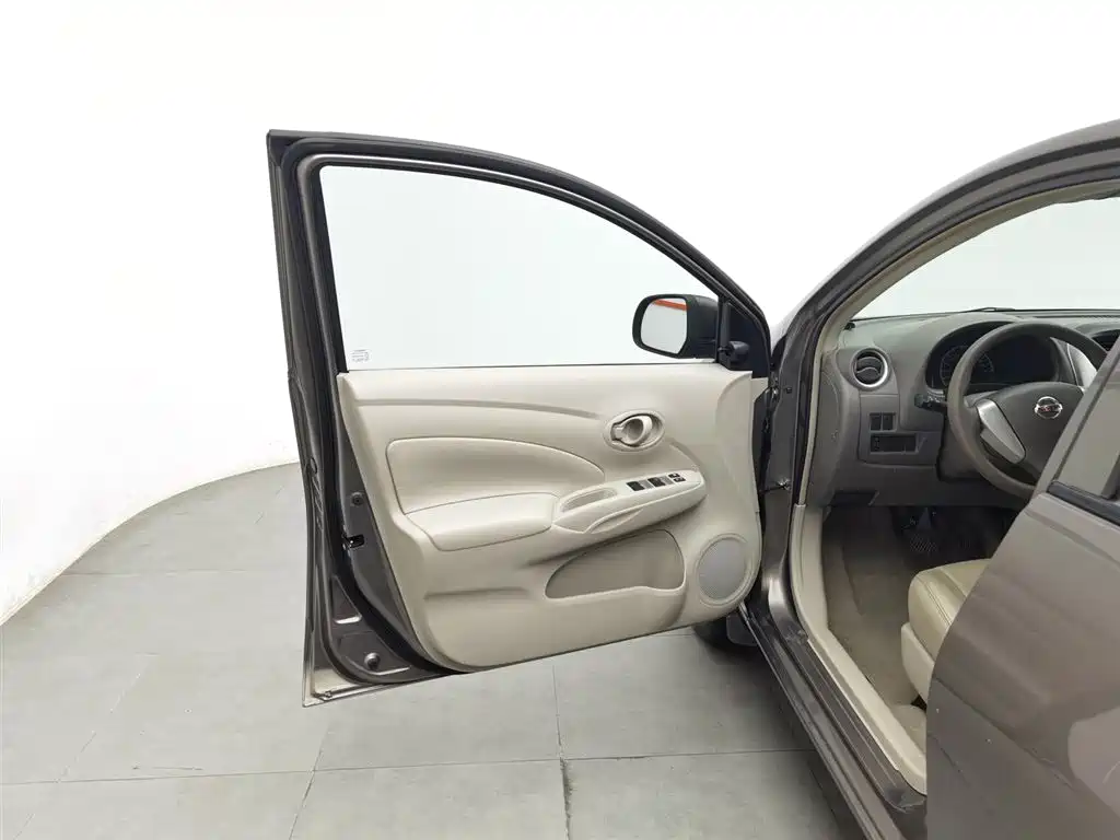 Nissan Sunny 2018 — фото 8