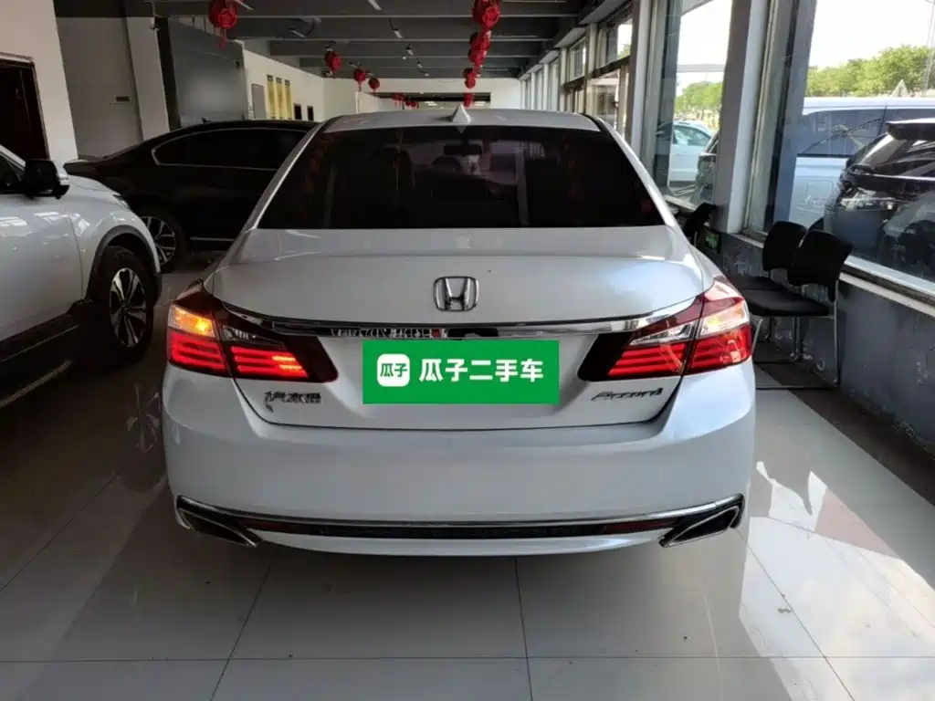 Honda Accord 2017 — фото 6