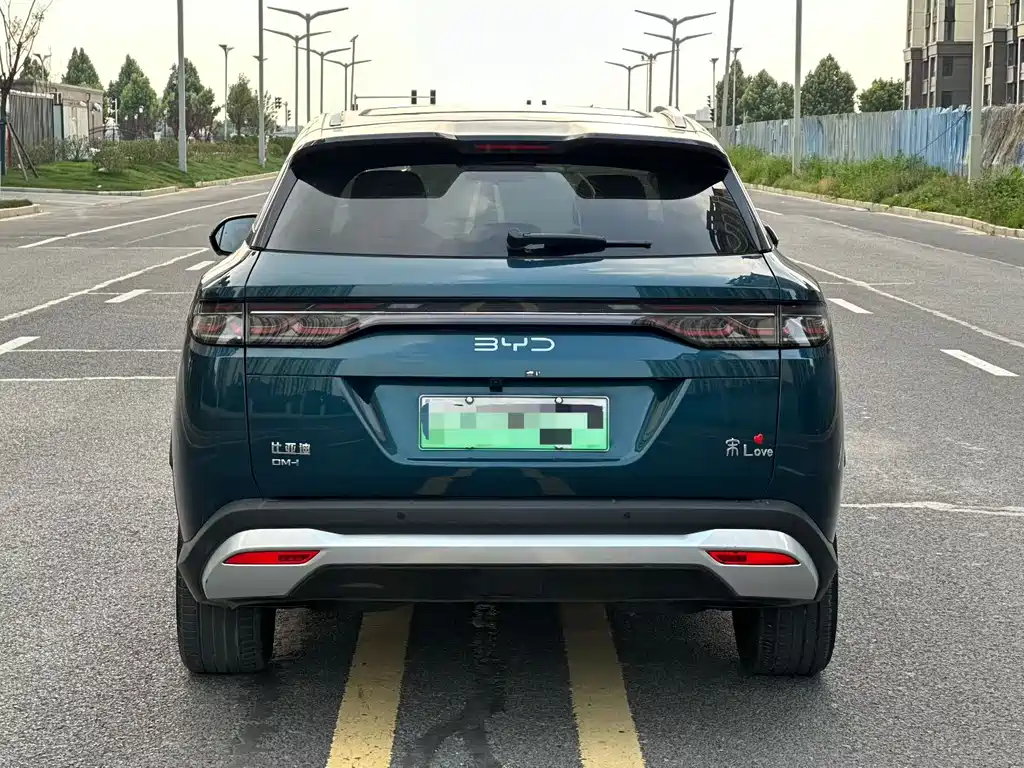 BYD L DM-i 2025 — фото 8