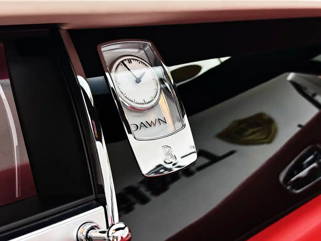 Rolls-Royce Dawn 2018 — фото 20