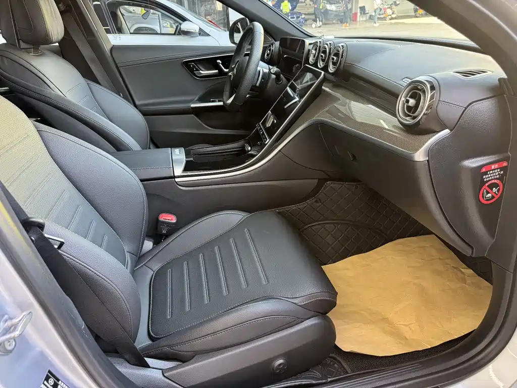 Mercedes-Benz C-Class 2023 — фото 6