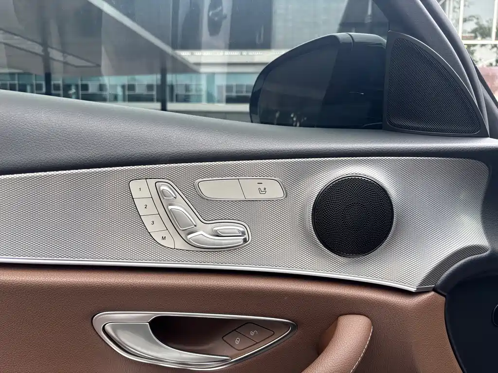 Mercedes-Benz E-Class 2020 — фото 10