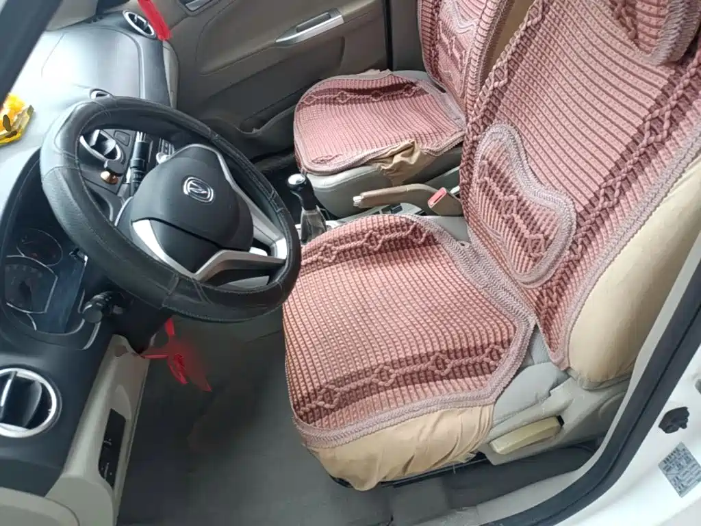 Changan Yuexiang V3 2018 — фото 15