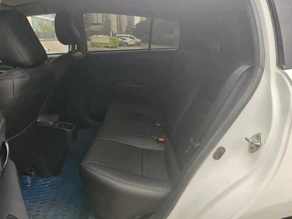 Toyota Yaris L 2019 — фото 17