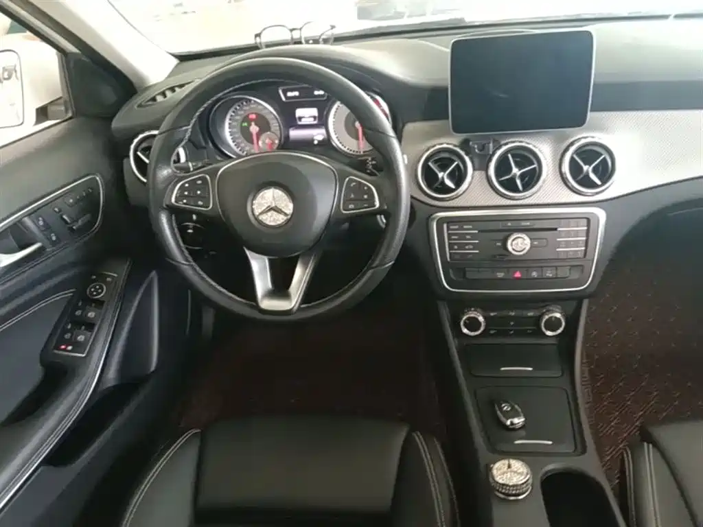 Mercedes-Benz GLA 2017 — фото 17