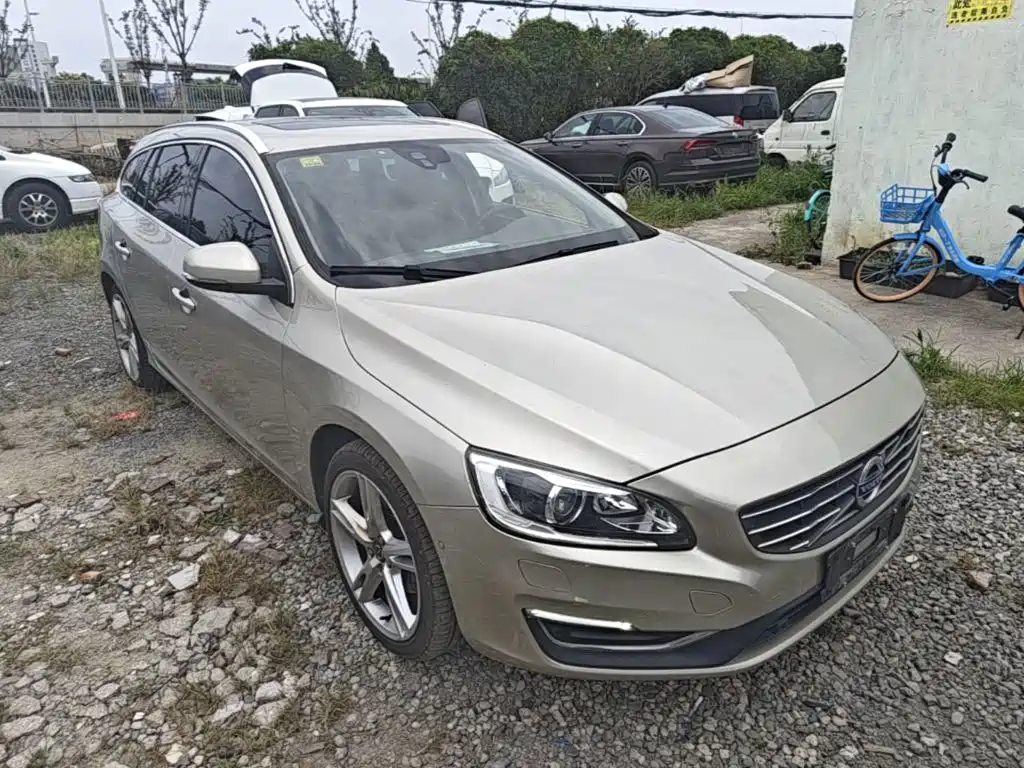 Volvo V60 2018 — фото 4