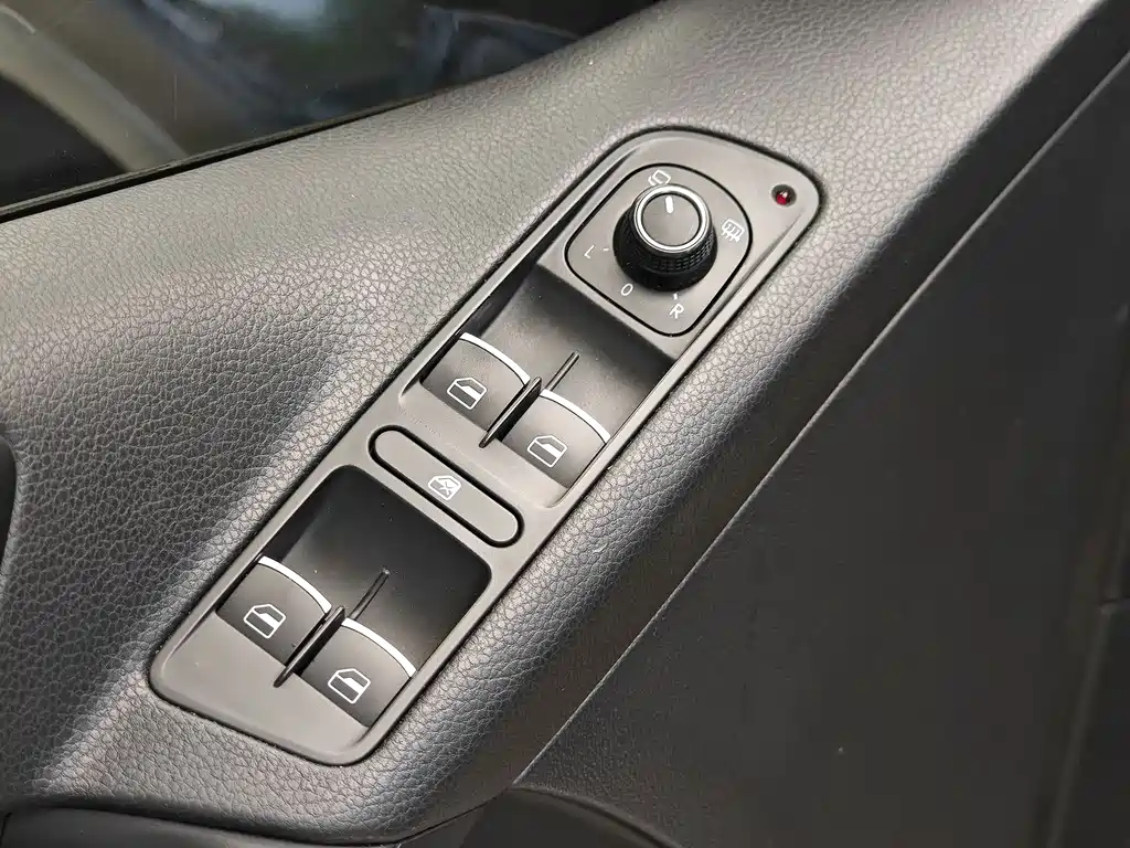 Volkswagen Tiguan 2014 — фото 10