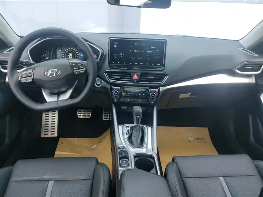 Hyundai Festa 2019 — фото 12