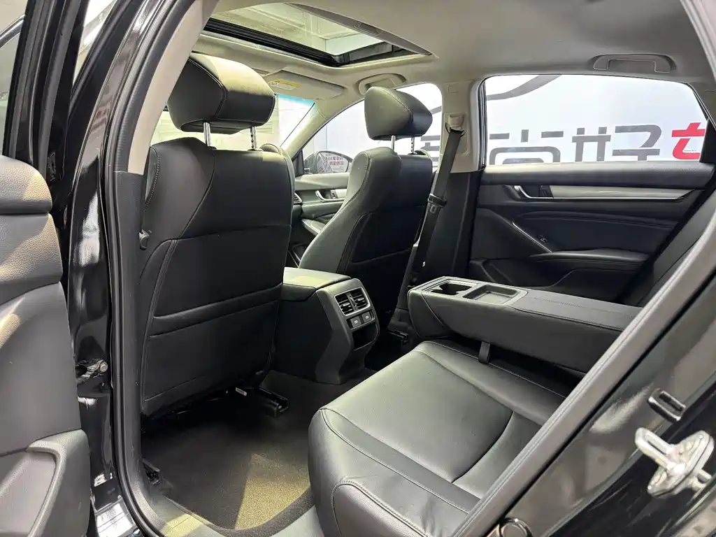 Honda Accord 2022 — фото 14