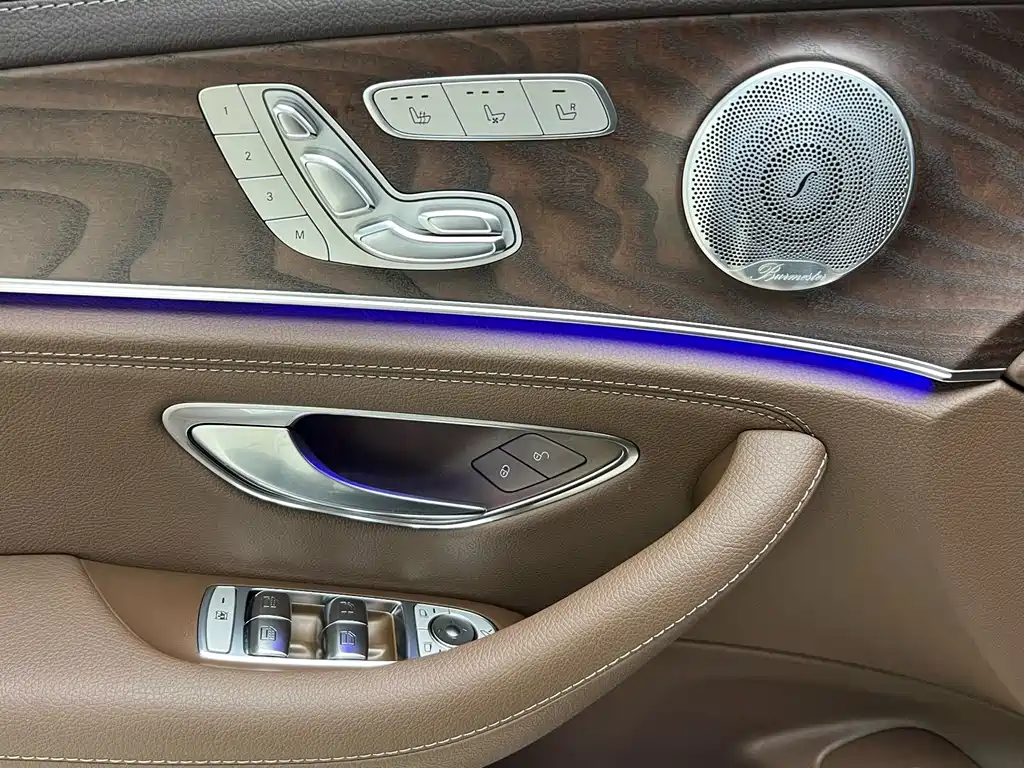 Mercedes-Benz E-Class 2020 — фото 21