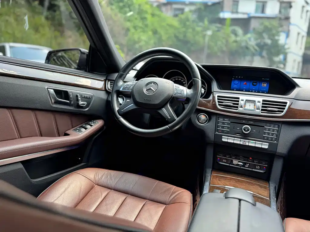 Mercedes-Benz E-Class 2015 — фото 28