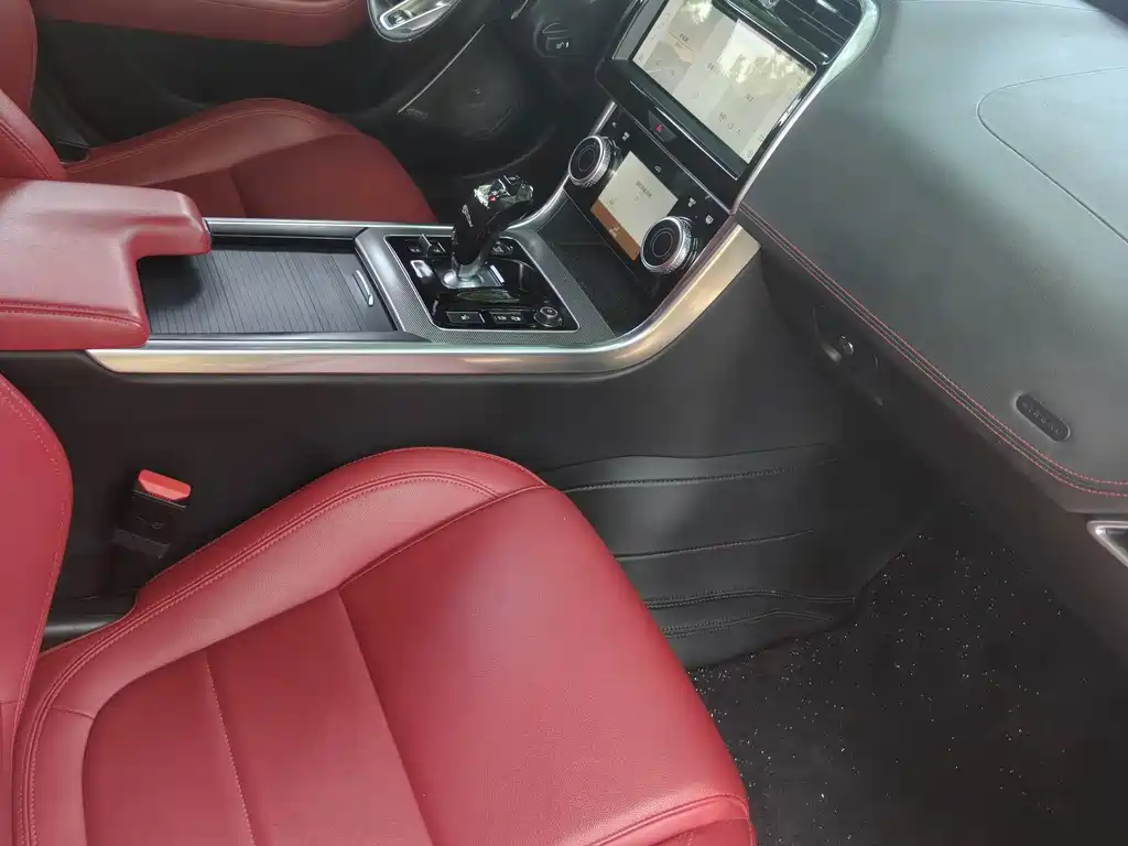 Jaguar XEL 2023 — фото 10