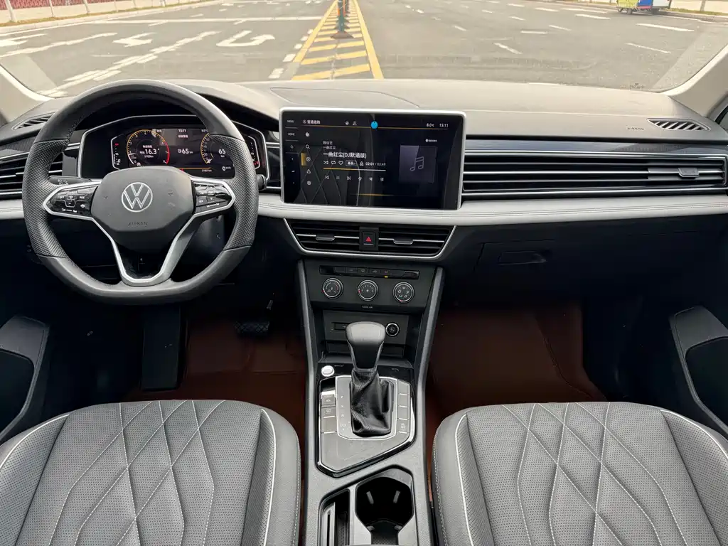 Volkswagen Tiguan L 2022 — фото 16