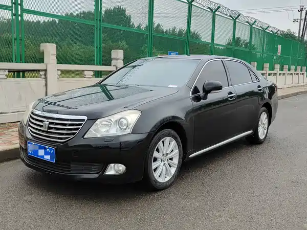 Toyota Crown 2011