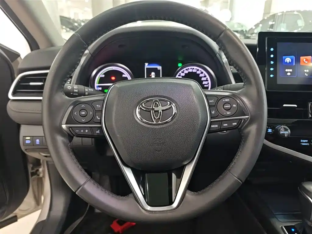 Toyota Camry 2021 — фото 11