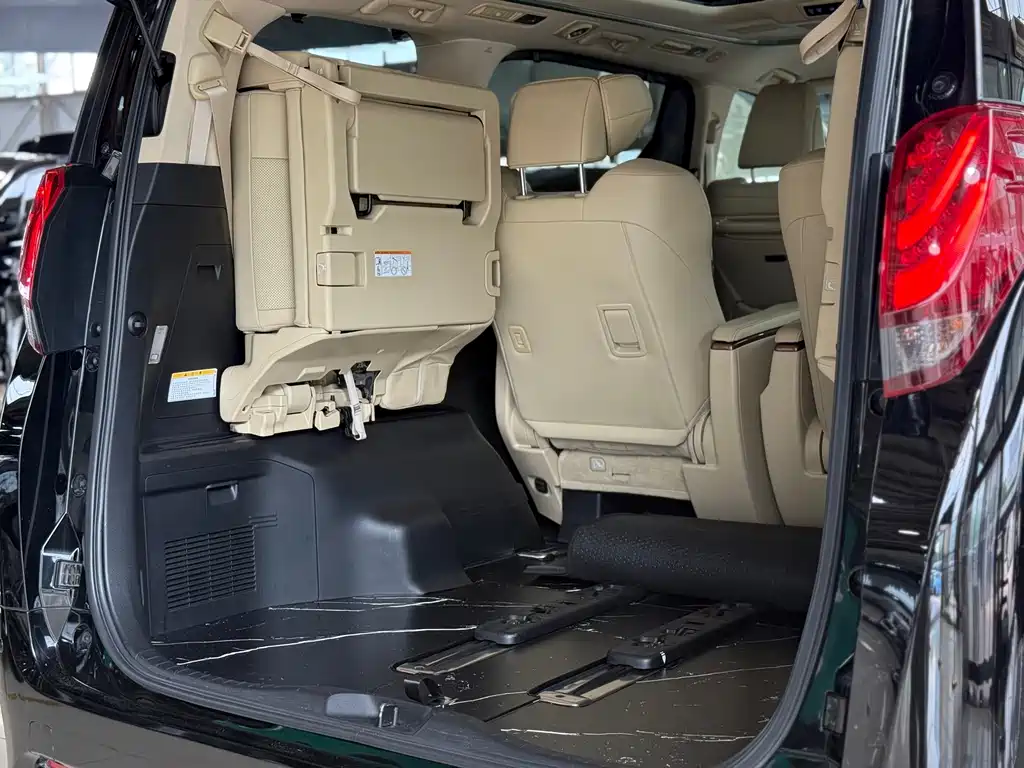 Toyota Alphard 2018 — фото 22