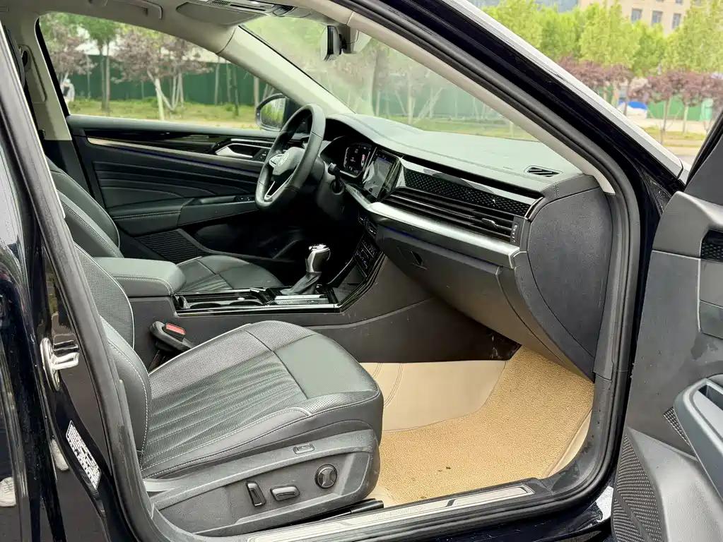 Volkswagen Passat 2023 — фото 14